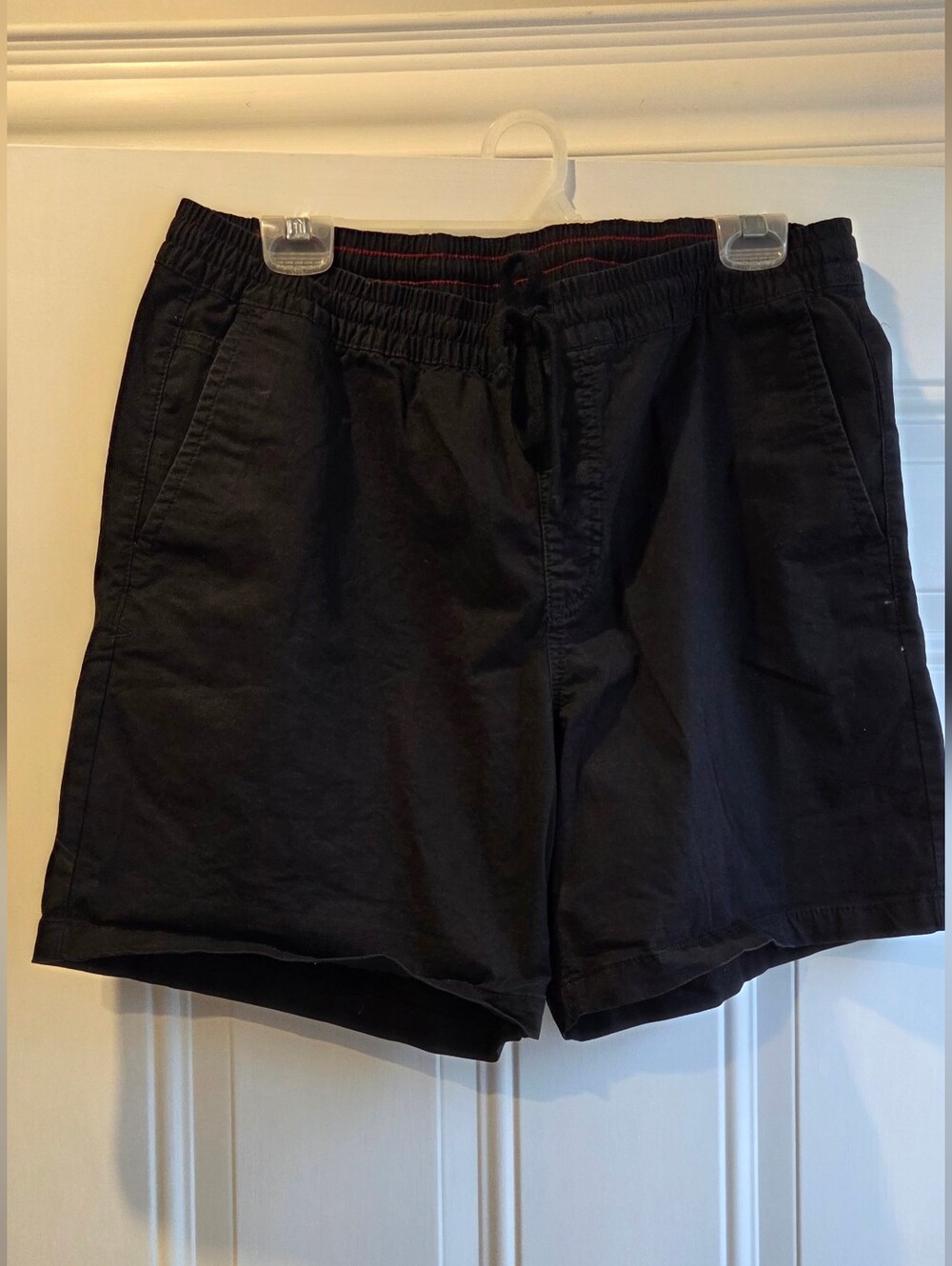 Men's Black Elastic-Waist Vans Shorts Large